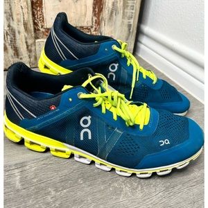 On Cloud Running Mens CloudFlow Shoes Size 10